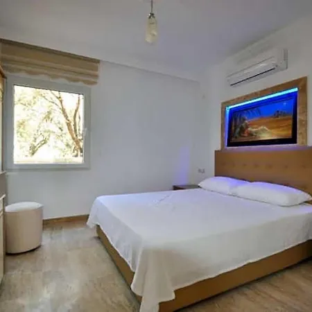 Sleeps 12 Pool Air Con Wifi Kalkan