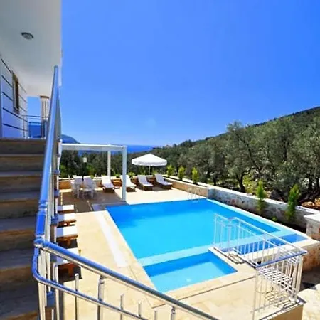 Sleeps 12 Pool Air Con Wifi