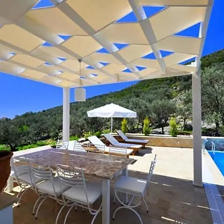 Sleeps 12 Pool Air Con Wifi Villa